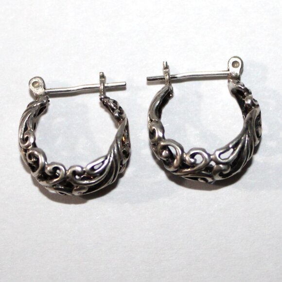 Jezlaine Sterling Silver Small Filigree Hoop Earrings - Picture 2 of 5